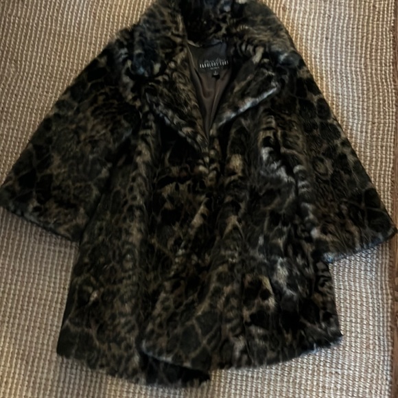 Fabulous Furs Faux Leopard Jacket - Picture 4 of 9